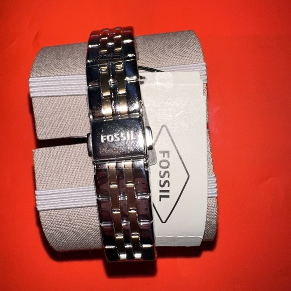 Women’s fossil watch NEW - Picture 2 of 5